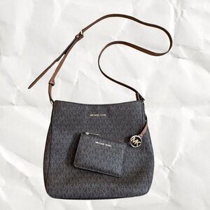 Michael Kors Jet Set Small Messenger Bag & Wallet 💼✨